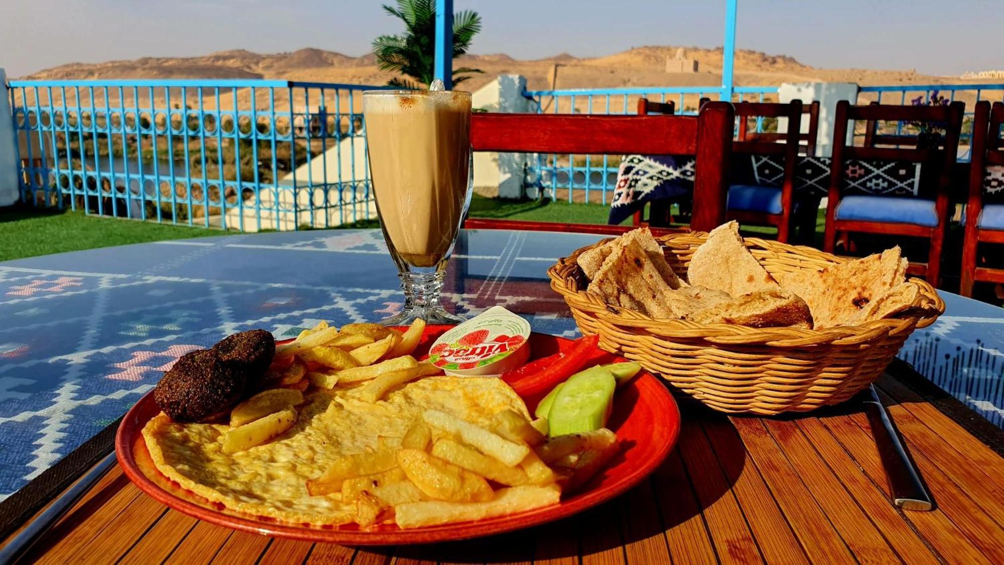 Basmatic Nubian Guest House Aswan Bagian luar foto